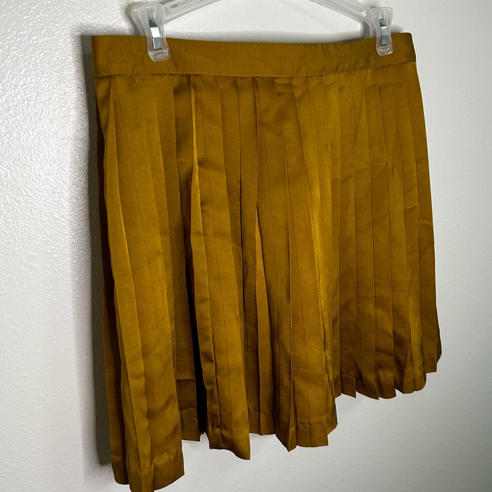 NWT Gap gold pleated bow back detail skirt - Picture 2 of 7